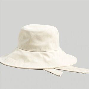 Madewell Cream Canvas Lantern Bucket Hat with Tie